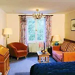 Linderhof מלון 3*