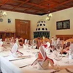 Linderhof אטאל
