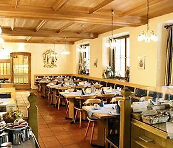 Hotel Linderhof 3*